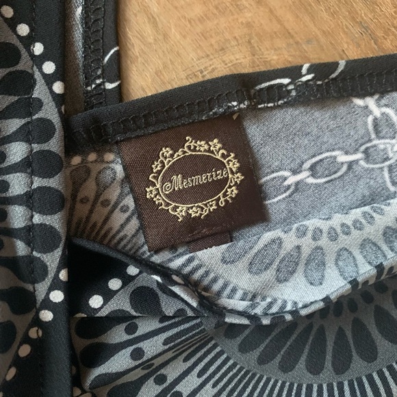 Mesmerize Elegant Black and White Patterned Dress - Picture 8 of 9